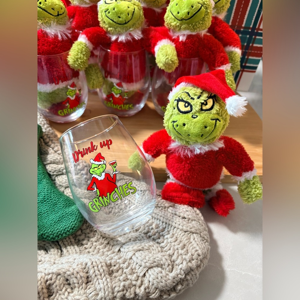 Set of 6 | “Drink Up Grinches” Stemless Wine Glasses Holiday Hostess Gift - Picture 7 of 11